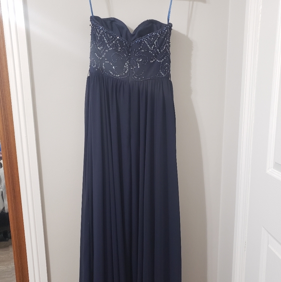Elegant ball gown dress - Picture 2 of 4